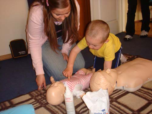 Uczyli się jak pomagać dzieciom