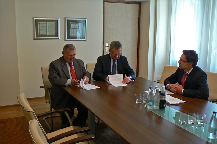 Jest umowa w sprawie PKS-u