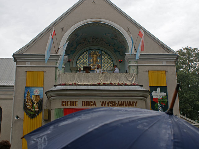 Pielgrzymka w deszczu