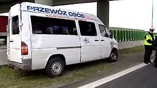 Wypadek turkowskiego busa na A2 - foto: TVN24