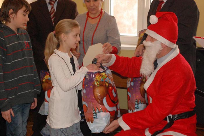 SLD dzieciom - paczki pod choinkę