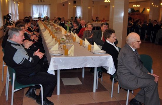 Malanów: Dzień Babci i Dziadka ze Stowarzyszeniem Emerytów