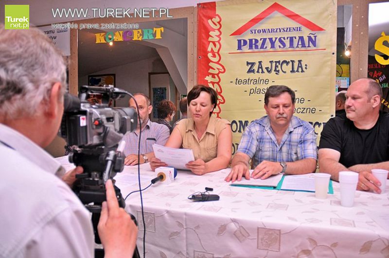 Ciemne chmury nad Przystanią - Zarząd Przystani podczas konferencji. Fot. MD