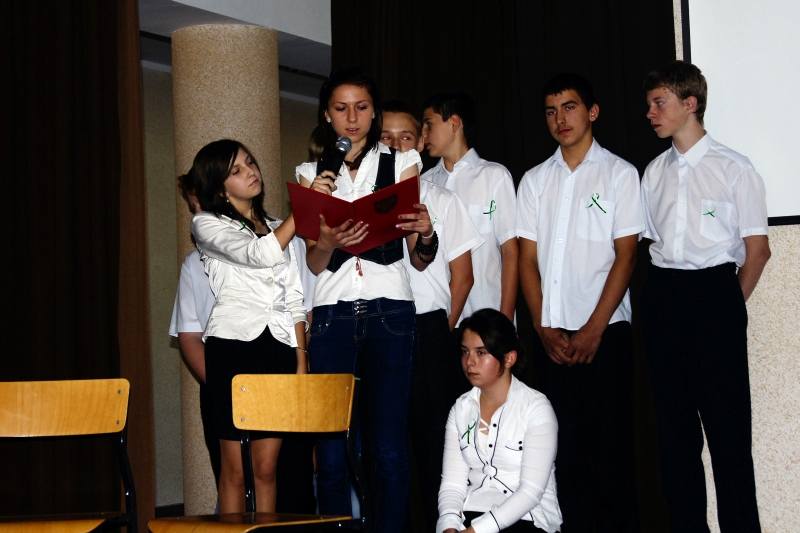 Władysławów: Uczcili pamięć Ks. Twardowskiego