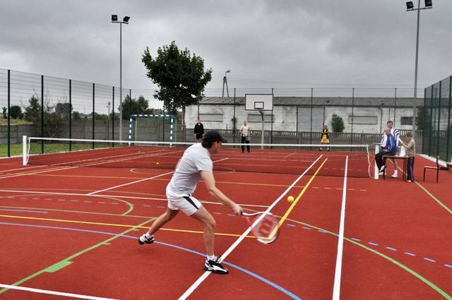 Tenisowe zmagania w Malanowie - Źródło: www.osir.malanow.pl