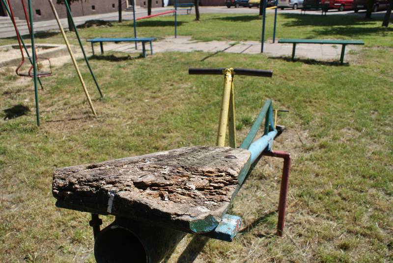 (Nie)wesołe place zabaw