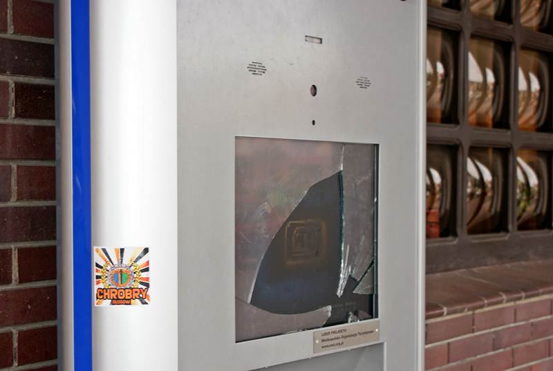 Infokiosk znowu zniszczony