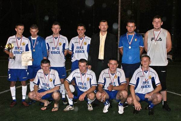 Malanów: Grom z pucharem Wakacyjnej Ligi - Triumfatorzy rozgrywek - Grom Malanów