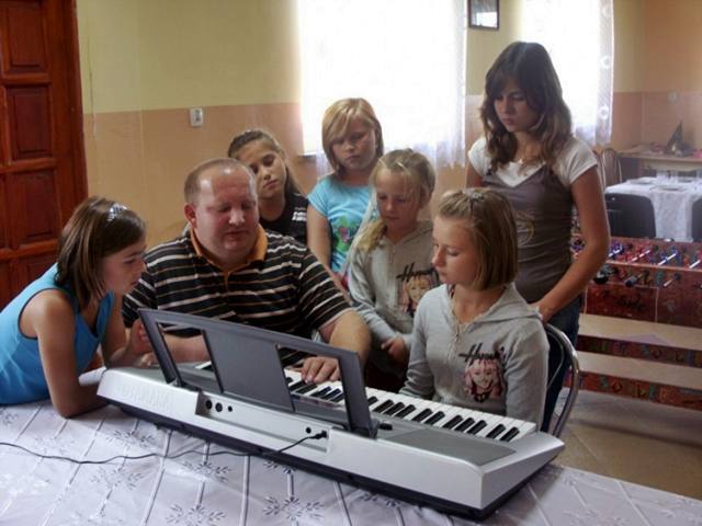 Malanów: Muzykalny Czachulec - Źródło: www.malanow.pl