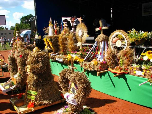 Gminno-Miejsko-Parafialne Dożynki w Kowalach Księżych - Źródło: www.gmina.turek.pl