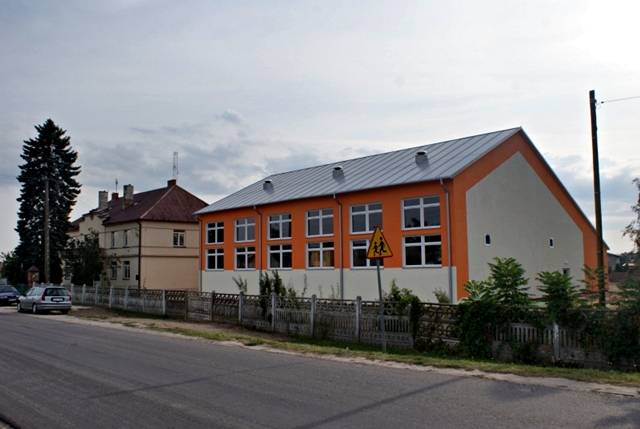 Władysławów: Wkrótce otwarcie sali sportowej w Kunach - Źródło: www.wladyslawow.pl