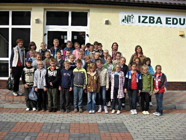 Malanów: Dzieci odwiedziły las - Źródło: www.malanow.pl