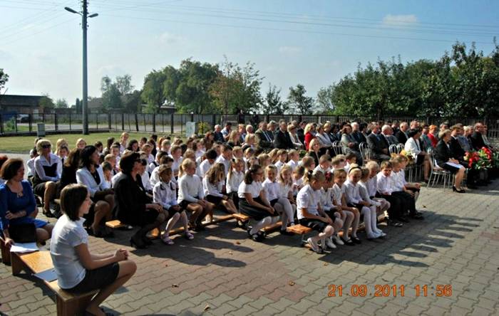 Malanów: 100-letnia podstawówka - Źródło: www.malanow.pl