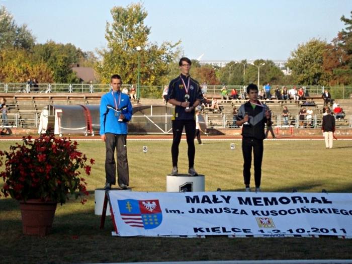 Bałdyka z medalem - Źródło: www.wladyslawow.pl