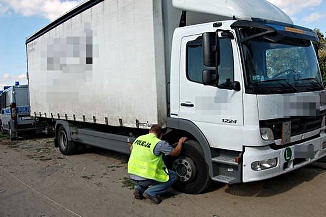 Wpadli z kradzionym TIR-em - Źródło: www.konin.policja.gov.pl