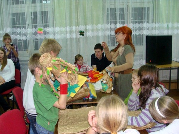 Warsztaty plastyczno-muzyczne w Domu dla Dzieci i Młodzieży