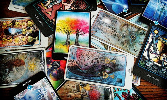 Tarot w Polsce: kto i gdzie uczy się najchętniej?