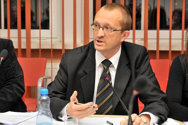 XIV sesja RM: Informacja wybrakowana?