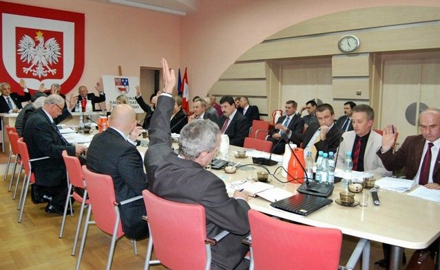 Z XI sesji Rady Powiatu Tureckiego