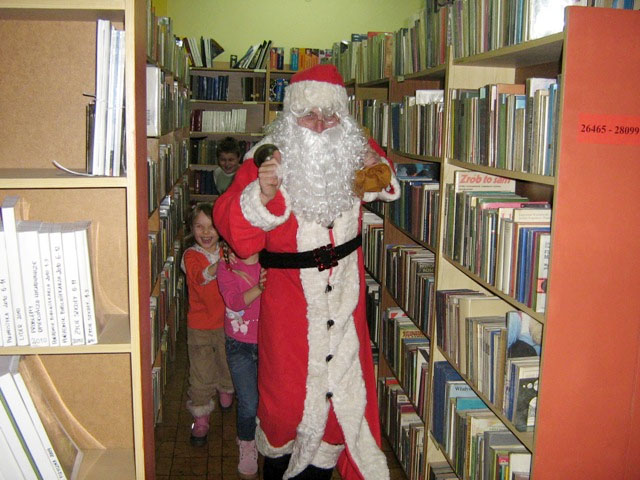 Mikołaj w bibliotece pedagogicznej
