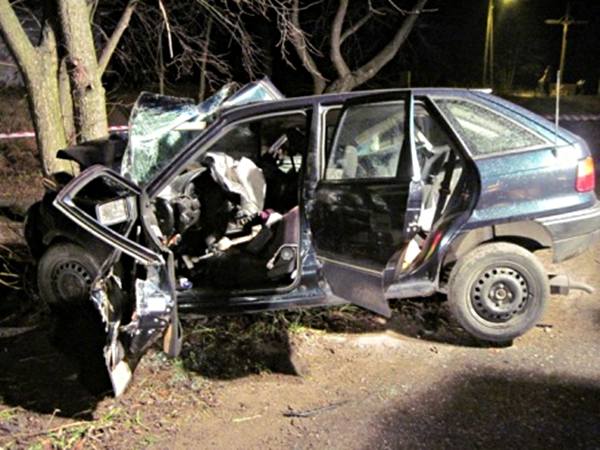 Drogowe dramaty w Kotwasicach i Stefanii - Źródło: www.straz.turek.pl