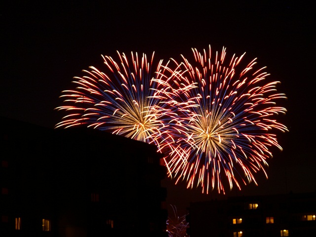 Uwaga na petardy i fajerwerki - Źródło: sxc.hu / Alice Konieczna