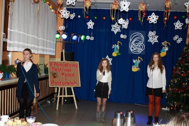 Powiatowy Festiwal Kolęd i Pastorałek w Chrząblicach - Źródło: www.brudzew.pl