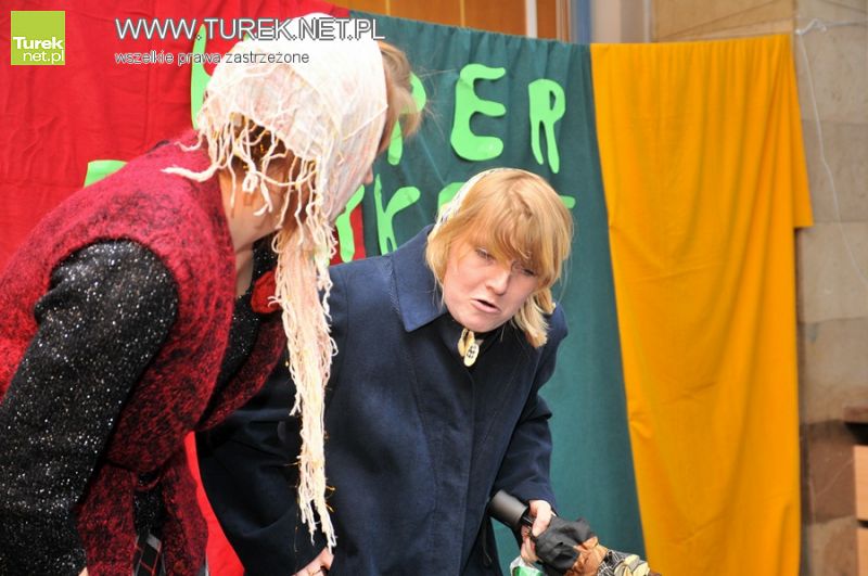 Jasełka w hipermarkecie czyli w bibliotece