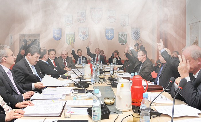 Budżet przyjęty w oparach absurdu