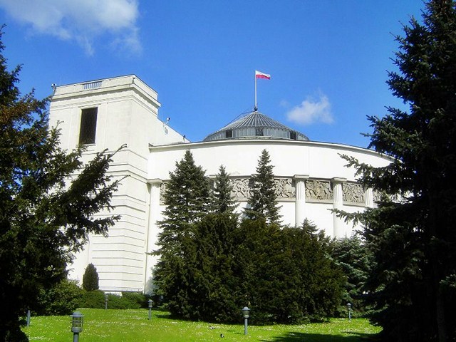 Dzień Babci i Dziadka wśród posłów - Źródło: Wikipedia