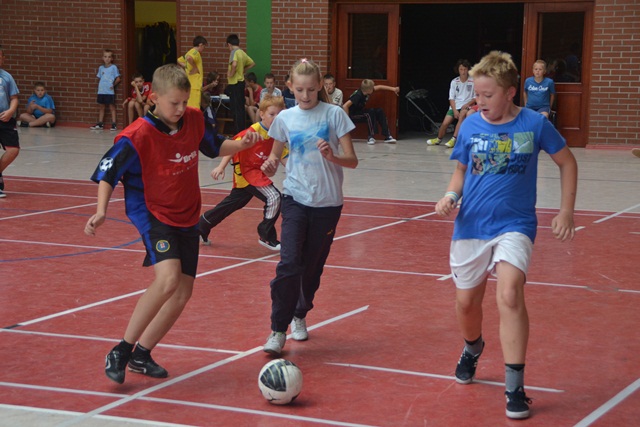 87 absolwentów Akademii Piłki Nożnej - Źródło: Ośrodek Sportu i Rekreacji w Malanowie