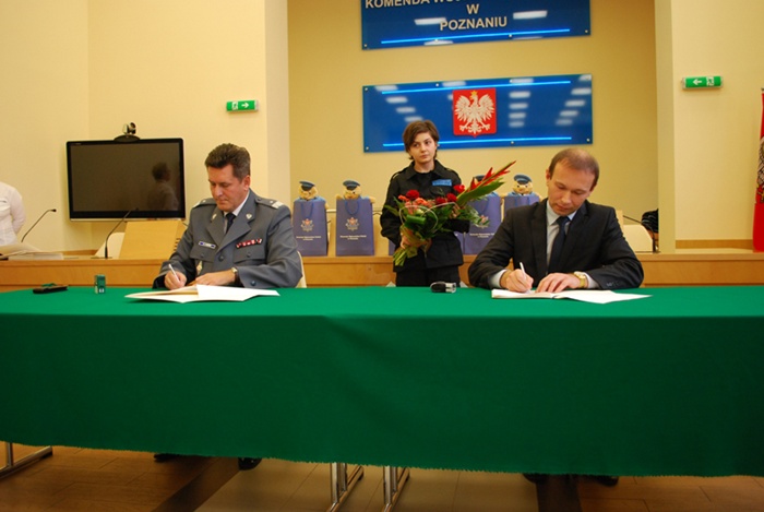Umowa partnerska ZSR CKP z Komendą Wojewódzką Policji już podpisana - Źródło: ZSR CKP w Kaczkach Średnich