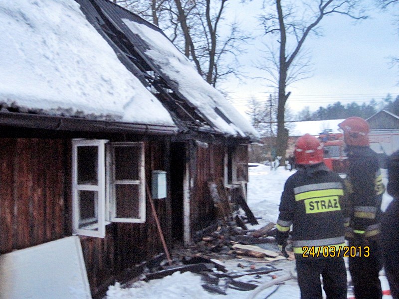 6 zastępów gasiło dom - Źródło: Komenda Powiatowa Państwowej Straży Pożarnej w Turku