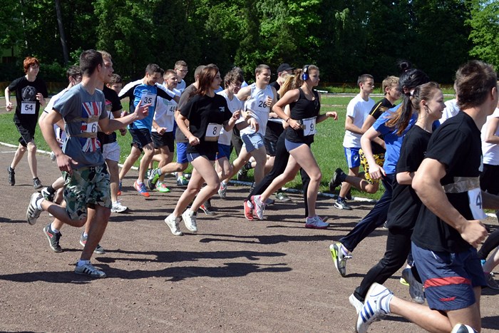 Uczniowie mundurówek biegali w Kaczkach Średnich 