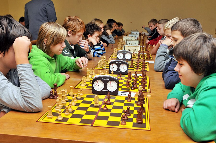 Trwają szachowe zmagania - foto: M. Derucki