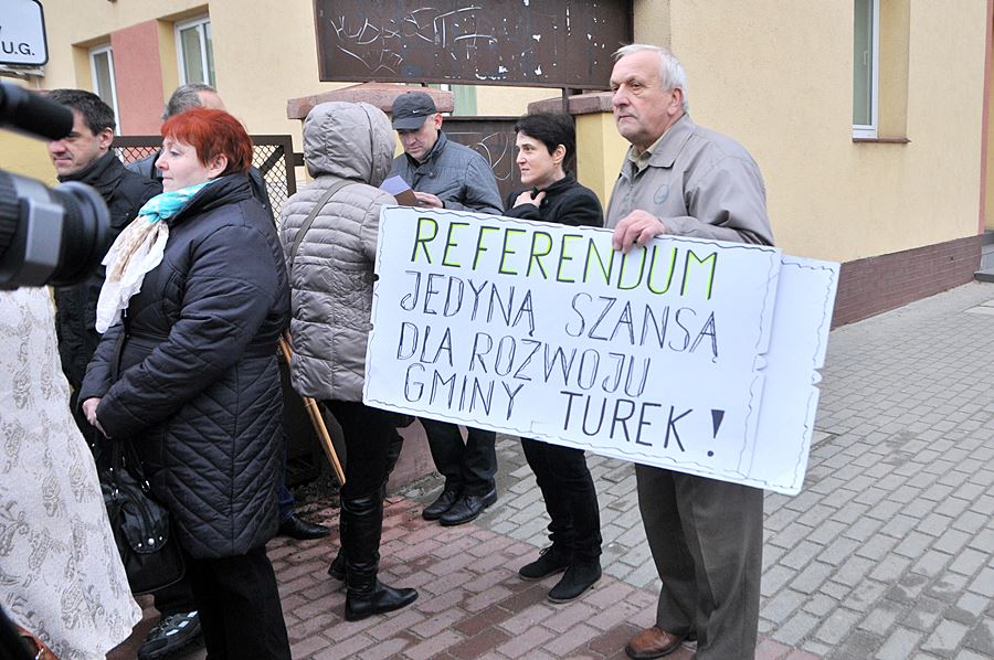 Zemsta przy urnie już w styczniu! Będzie referendum w gm. Turek - Foto: M. Derucki