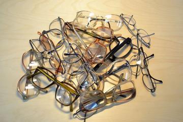 Trwa zbiórka okularów