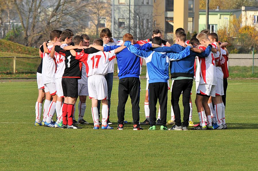 Młodzi piłkarze z Tura zapraszają na mecze - foto: M. Derucki