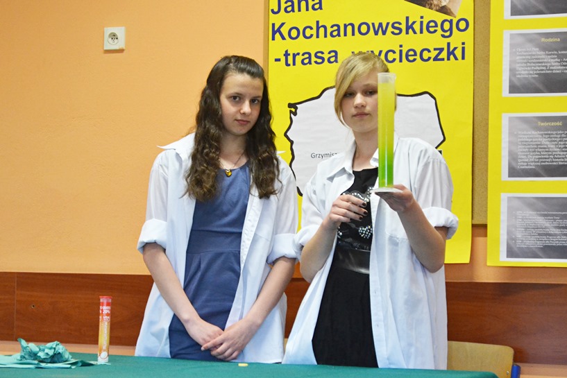Grzymiszew: Festiwal Nauki pokazał gimnazjalistom, że można się uczyć bawiąc  - foto: A. Wszędybył