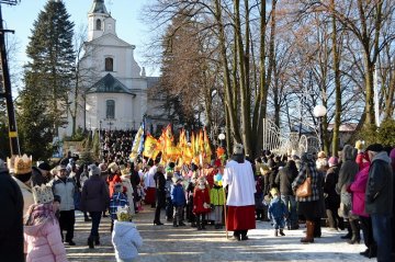 Dziekan na koniu wiódł Orszak Trzech Króli ulicami Tuliszkowa - foto: Arkadiusz Wszędybył