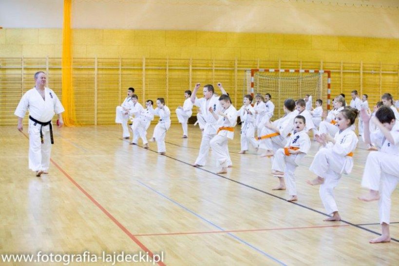 Karate: Egzamin wg japońskich standardów - foto: R. Łajdecki