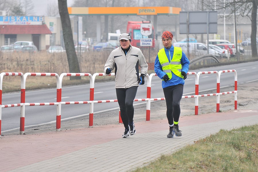 Wideo: W Turku był jego 420. kilometr. Teraz biegnie do Poznania - foto: M. Derucki