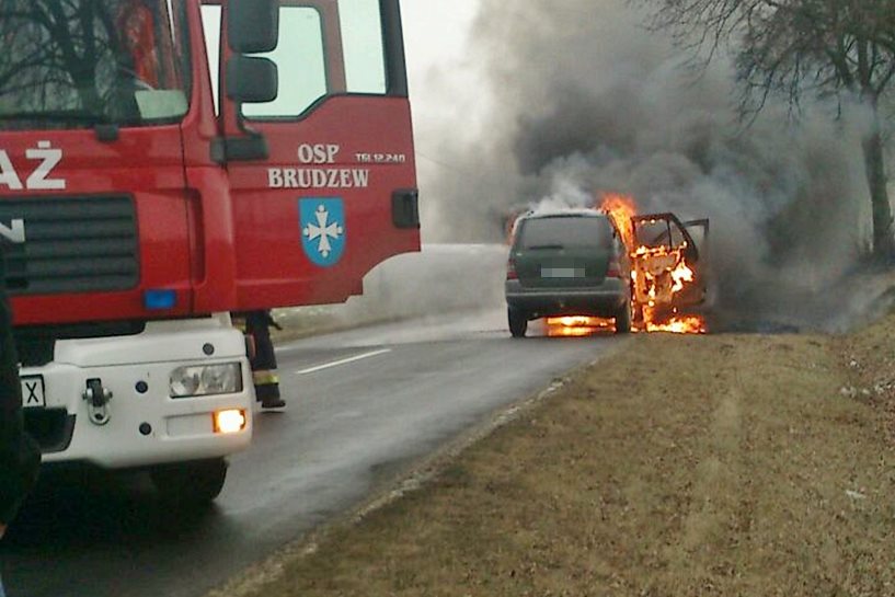 Mercedes w ogniu - foto: D. Kusz