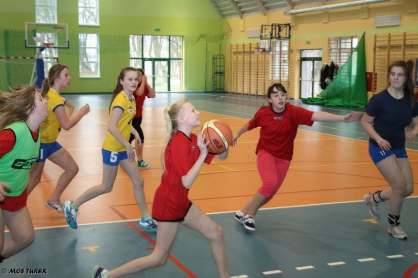 Koszykarze z podstawówek walczyli w Mistrzostwach Powiatu