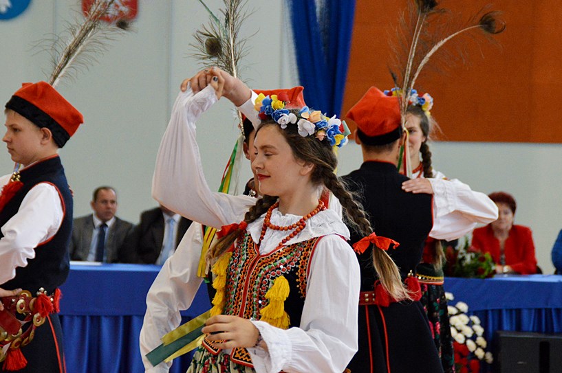 Brudzew świętował tanecznie i wesoło 25-lecie samorządu terytorialnego - foto: Arkadiusz Wszędybył