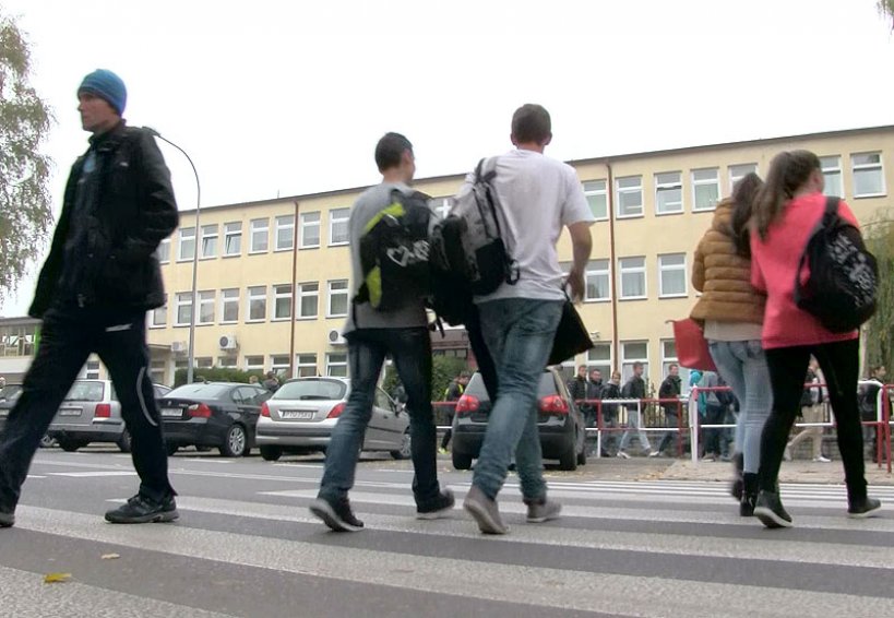 Wideo: Co z tym przejściem przy ZST? Oddajemy głos młodzieży