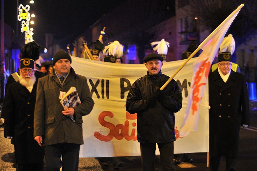 Marszem uczcili ofiary grudnia - foto: M. Derucki