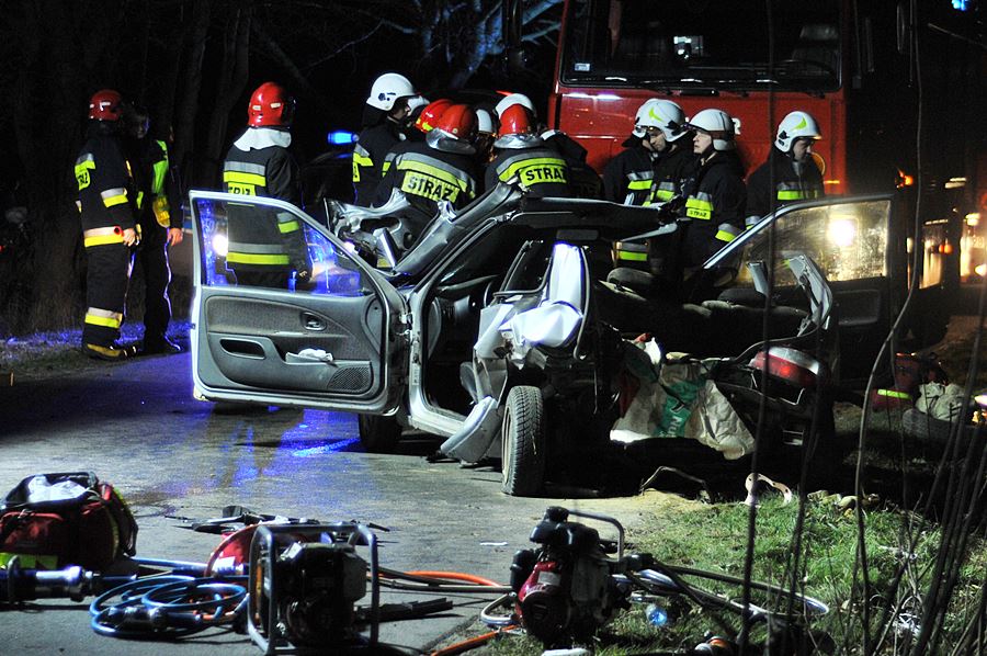 Wideo: Tragiczny wypadek dwóch aut osobowych w Piętnie