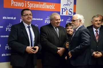 Biuro posła Bartosika otwarte i poświęcone. Już tętni w nim życie - foto: Arkadiusz Wszędybył