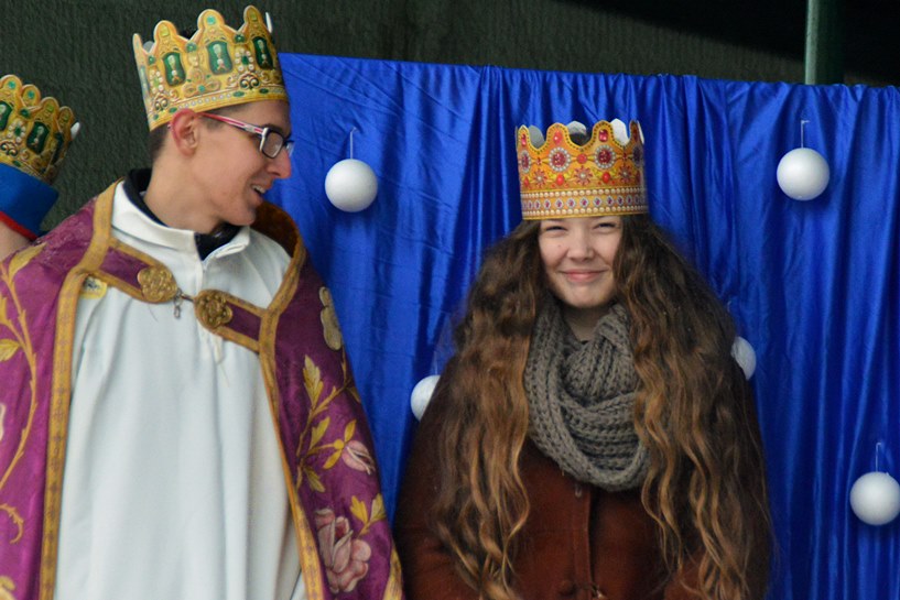 Tuliszków: Pięknym orszakiem uczcili Święto Trzech Króli  - foto: Arkadiusz Wszędybył